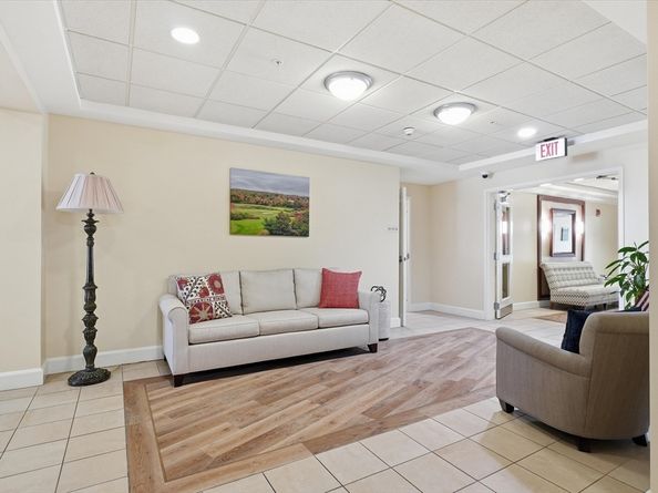 38 Village Rd 110, Middleton MA 01949