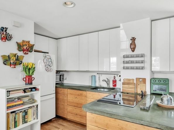 239 Mt Auburn Street, Cambridge MA 02138