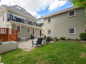 9 Bartlett Cres 1, Brookline MA 02446