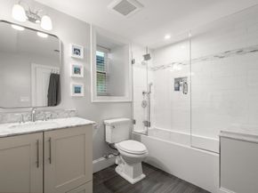9 Bartlett Cres 1, Brookline MA 02446