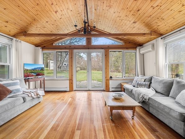 85 Bailey Rd, Holden MA 01520