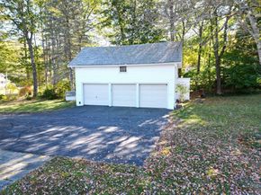 85 Bailey Rd, Holden MA 01520
