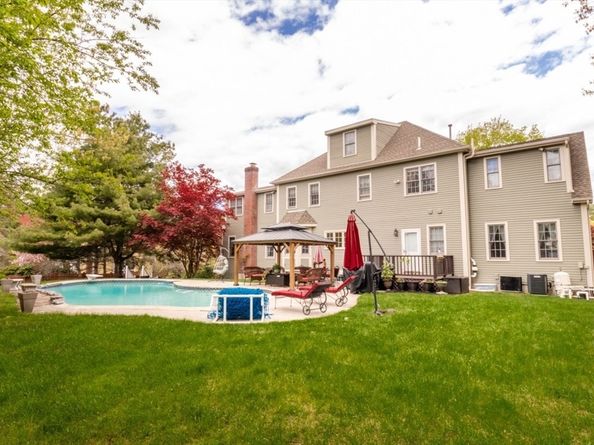 2 Macintyre Dr, North Reading MA 01864