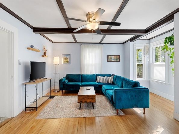 8 1/2 Myrtle Square, Gloucester MA 01930