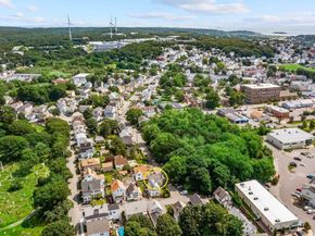8 1/2 Myrtle Square, Gloucester MA 01930