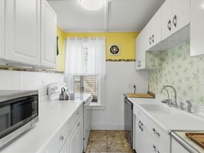 8 1/2 Myrtle Square, Gloucester MA 01930