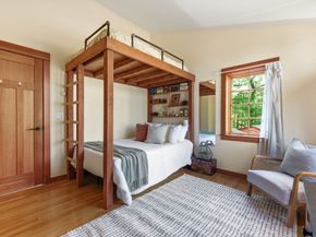 30 Volunteer Way, Lexington MA 02420