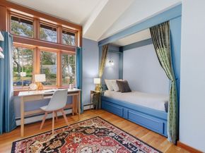 30 Volunteer Way, Lexington MA 02420