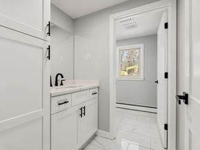 83 Thurlow St, Georgetown MA 01833