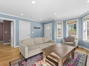 40 Catherine St 1, Boston MA 02131