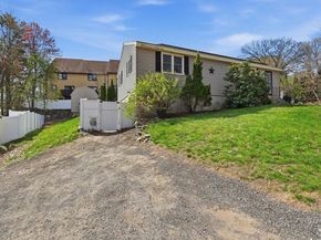 32 Malburn Street, Leominster MA 01453