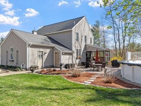 40 Longwood Dr, Lunenburg MA 01462