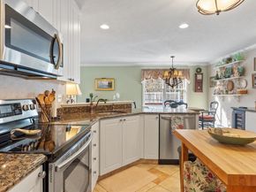 40 Longwood Dr, Lunenburg MA 01462
