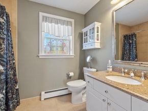 40 Longwood Dr, Lunenburg MA 01462
