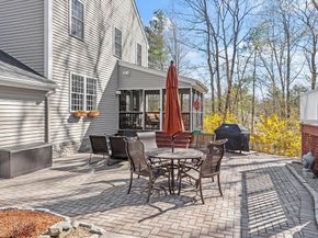 40 Longwood Dr, Lunenburg MA 01462