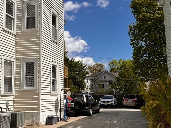 23 Wyman St, Worcester MA 01610