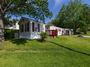 1 First Street, Sturbridge MA 01566