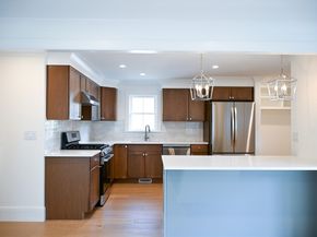 10 Ashwood Street, Worcester MA 01604