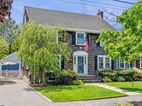 18 Pickwick Road, Marblehead MA 01945