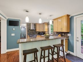 48 Westview Rd, Worcester MA 01602