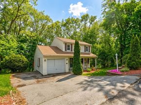 48 Westview Rd, Worcester MA 01602