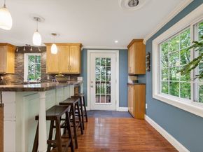 48 Westview Rd, Worcester MA 01602