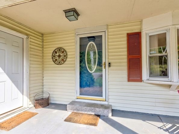 48 Westview Rd, Worcester MA 01602