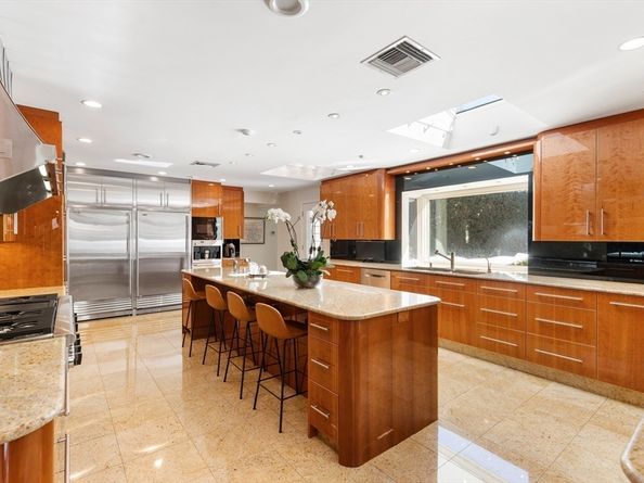 9 Singletree Rd, Brookline MA 02467