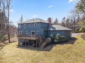 39 Hillside Dr, Sturbridge MA 01566