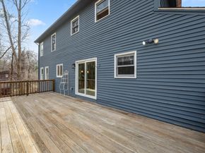39 Hillside Dr, Sturbridge MA 01566