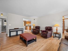 39 Hillside Dr, Sturbridge MA 01566