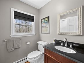 39 Hillside Dr, Sturbridge MA 01566