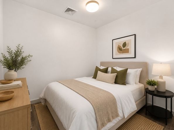 180 Telford 613, Boston MA 02135