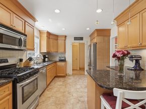 1 Valley View Rd, Wayland MA 01778