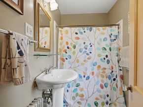 1 Valley View Rd, Wayland MA 01778