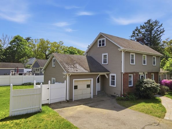 1 Valley View Rd, Wayland MA 01778
