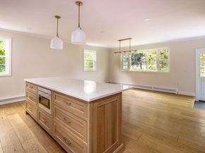 10 Knollwood Dr, Mattapoisett MA 02739