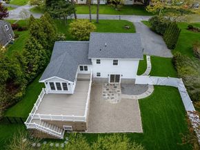 10 Knollwood Dr, Mattapoisett MA 02739