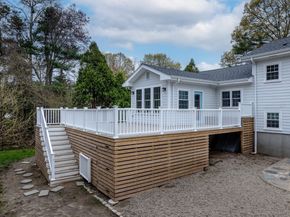 10 Knollwood Dr, Mattapoisett MA 02739