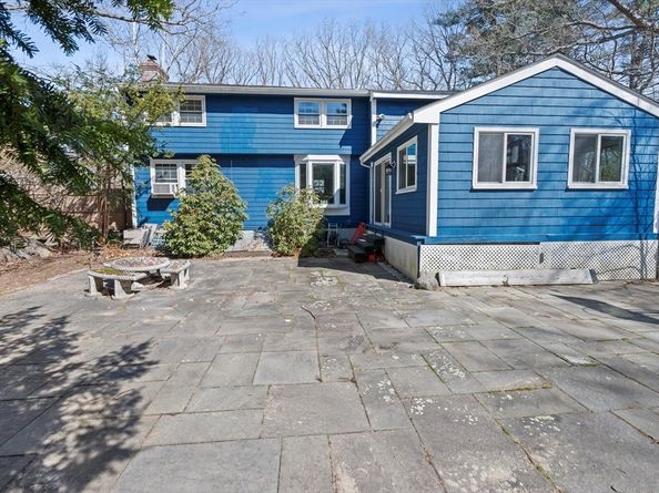 95 Bellflower Rd, Billerica MA 01821