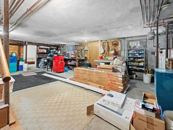 95 Bellflower Rd, Billerica MA 01821