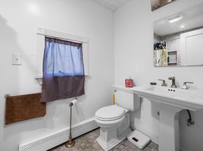 95 Bellflower Rd, Billerica MA 01821