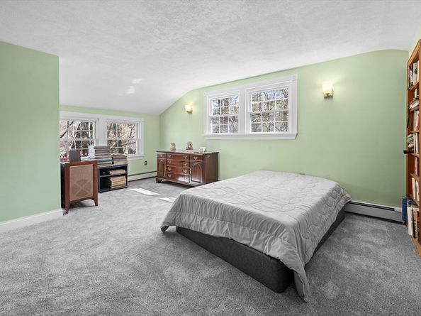 95 Bellflower Rd, Billerica MA 01821