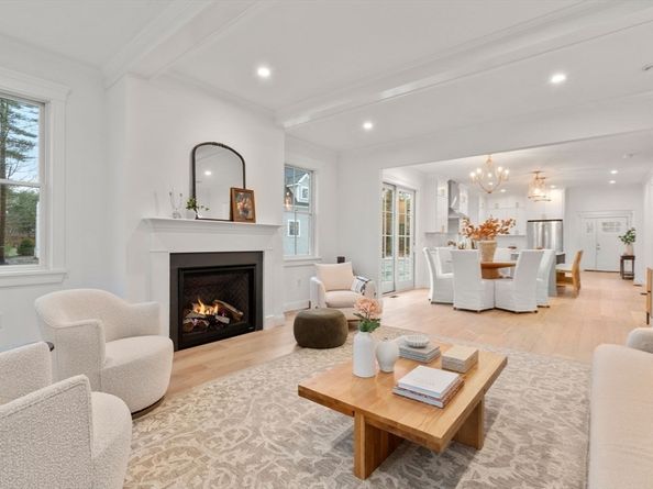 6 Golf Cottage Way, Mattapoisett MA 02739