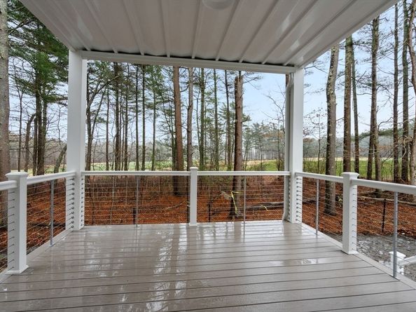 6 Golf Cottage Way, Mattapoisett MA 02739