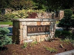 6 Golf Cottage Way, Mattapoisett MA 02739