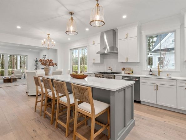 6 Golf Cottage Way, Mattapoisett MA 02739
