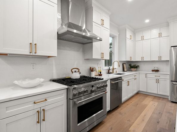 6 Golf Cottage Way, Mattapoisett MA 02739