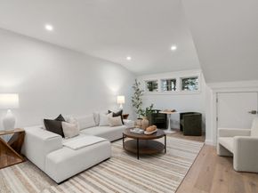 6 Golf Cottage Way, Mattapoisett MA 02739