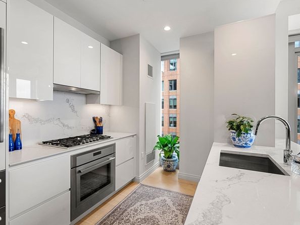135 Seaport Blvd 1806, Boston MA 02210